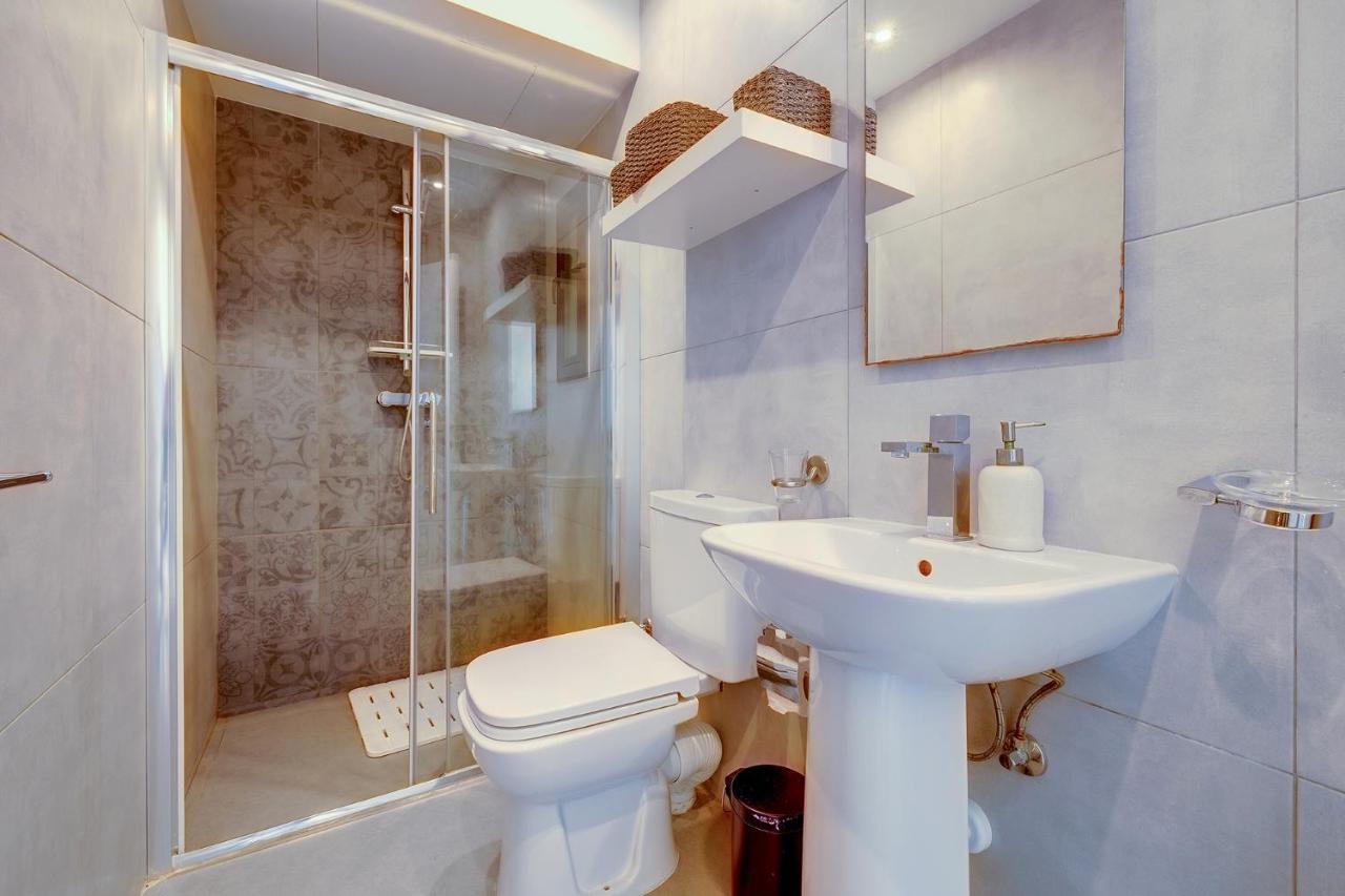 Luxurious 2Br Apartment In Валета Екстериор снимка